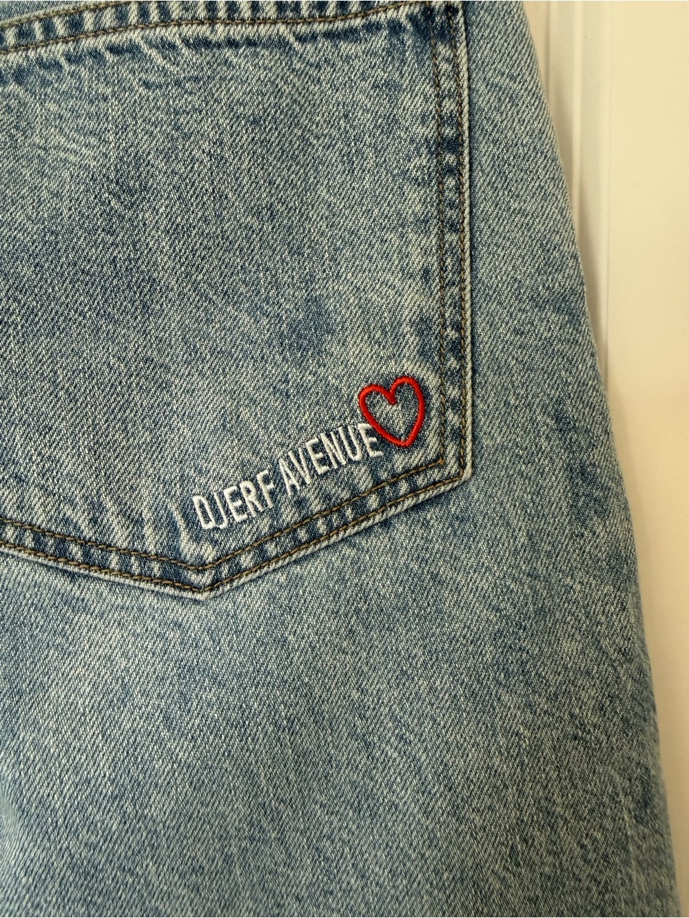 Djerf Avenue Relaxed Jeans - Picture 4 of 6